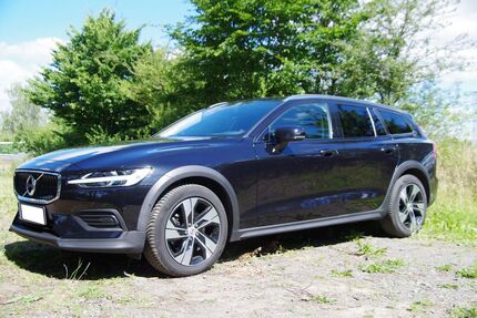 Volvo V60 Cross Country 65.100 km 31.499 &euro; Stadtallendorf 35260