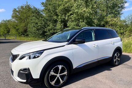 Peugeot 5008 90.577 km 23.700 &euro; Staufenberg 35460