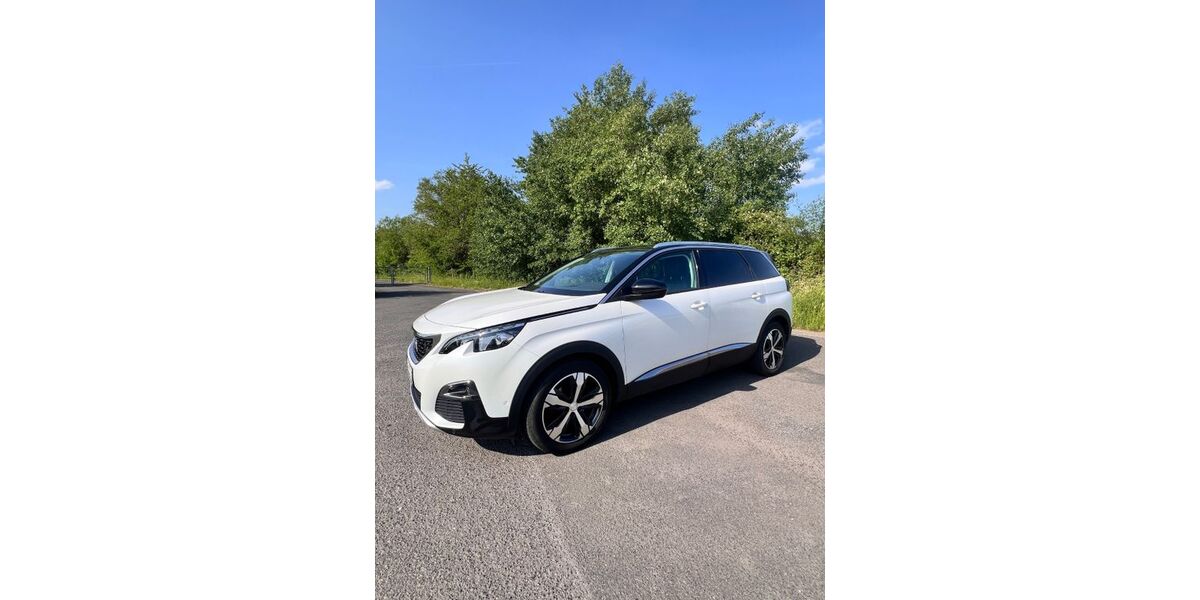 Peugeot 5008 90.577 km 23.700 &euro; Staufenberg 35460