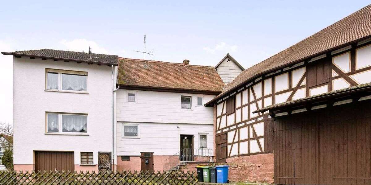 Einfamilienhaus Kirchhain - 7 Zimmer, 100 m&sup2;, 103.000&euro; | Angebot:25245323