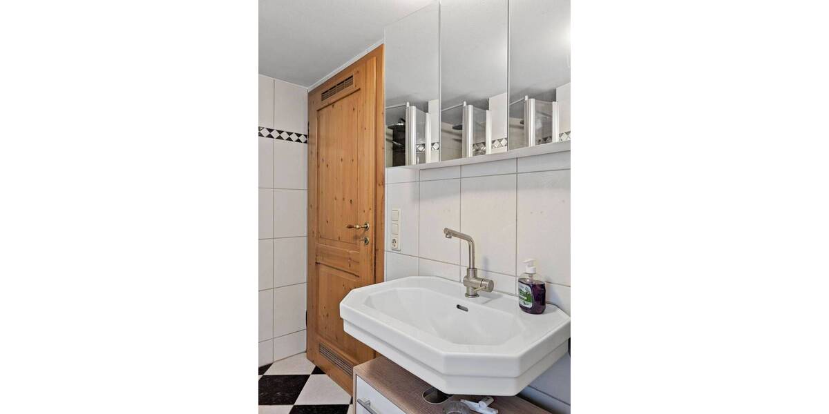 Einfamilienhaus Biedenkopf - 4 Zimmer, 108 m&sup2;, 225.000&euro; | Angebot:25663935